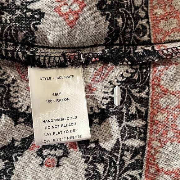 Gorgeous Black Floral and Paisley Printed Dress Lace Inset Long Sleeve NWOT MED - Picture 11 of 12